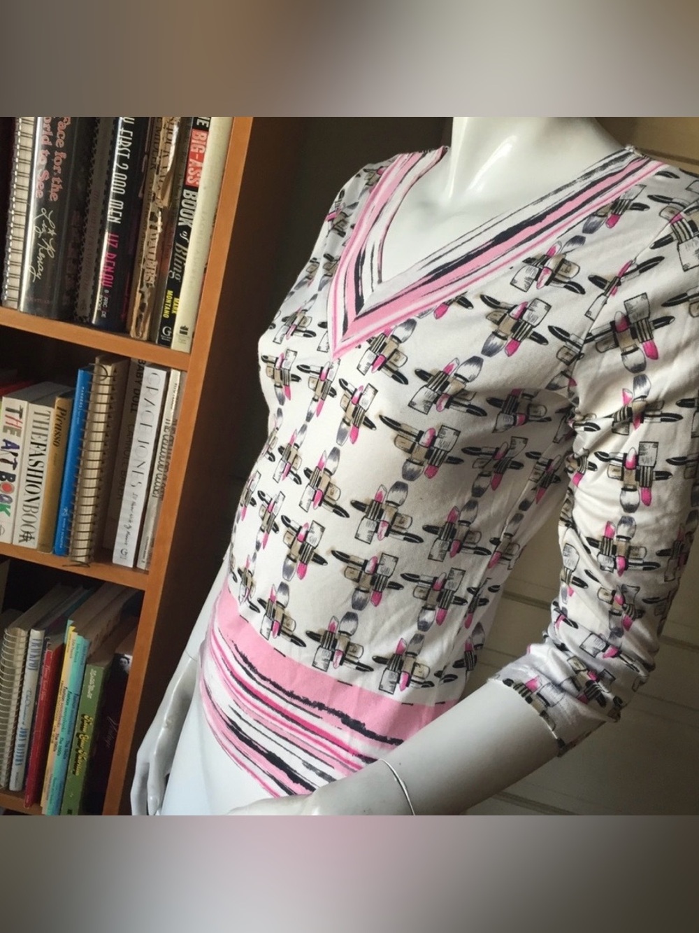Lynn Ritchie silk  lipstick V-Neck White & Pink Patterned Long Sleeve Top